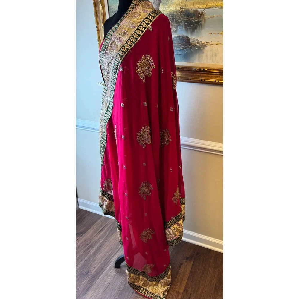 Magenta Georgette Saree Gold Sequins Embroidery Green Boarder Indian Handmade